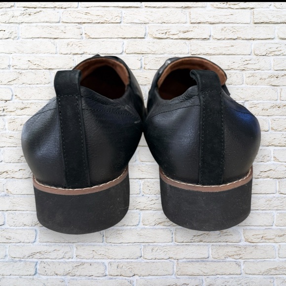 Vionic Cynthia Loafers Chain Detail 8 Black Leather Lug Sole Slip On Shoes - Picture 3 of 6